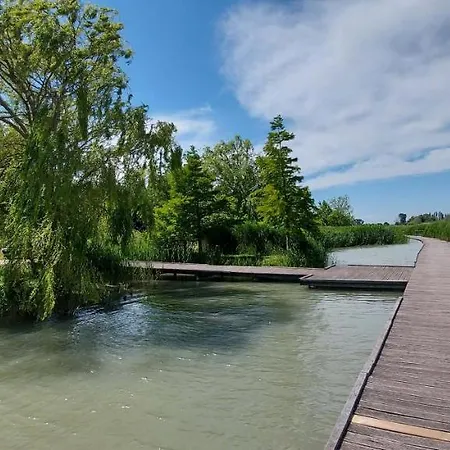 Provence, Vue Lac, Parc Spirou, Wave Island, Avignon Monteux