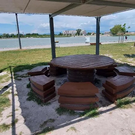 Apartment Provence, Vue Lac, Parc Spirou, Wave Island, Avignon *
