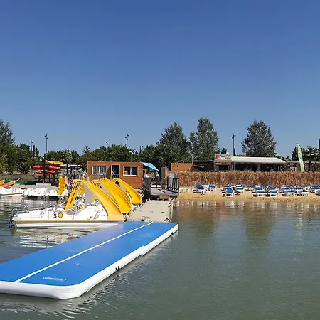 Provence, Vue Lac, Parc Spirou, Wave Island, Avignon Apartment