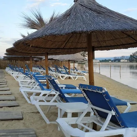 Bord Lac, Climatisé Proche Avignon, Plage, Wave Island&spirou